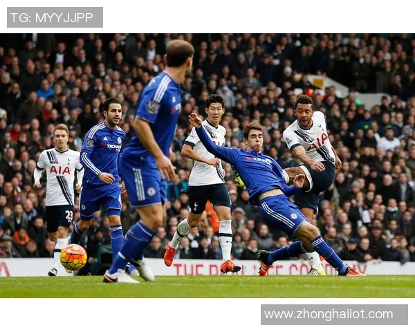 中超激战曼联与热刺战平零比零十大精彩瞬间引爆全场气氛