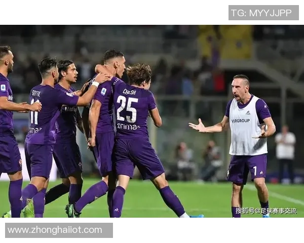 欧冠大战拜仁轻取那不勒斯争议判罚引发全场热议