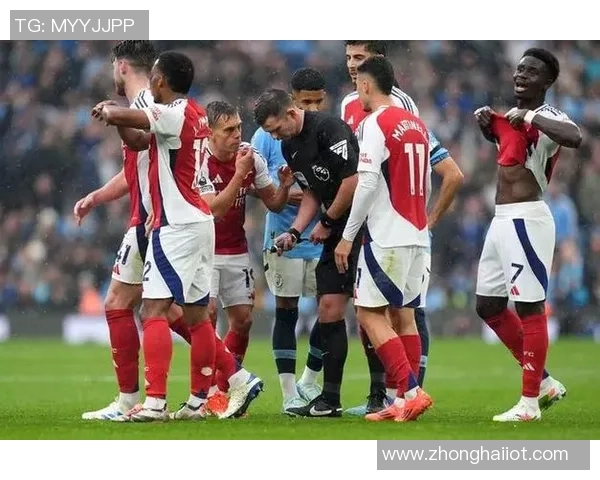 英超焦点战巴黎圣日耳曼与曼联互交白卷乌龙球引发争议判罚全场沸腾